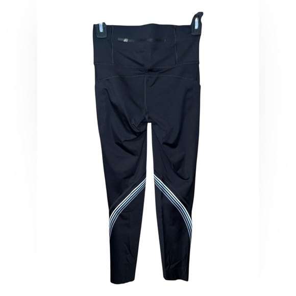 Lululemon Fast and Free Crop 21” – Black with Reflective Stripes, Size 4 - Picture 2 of 3